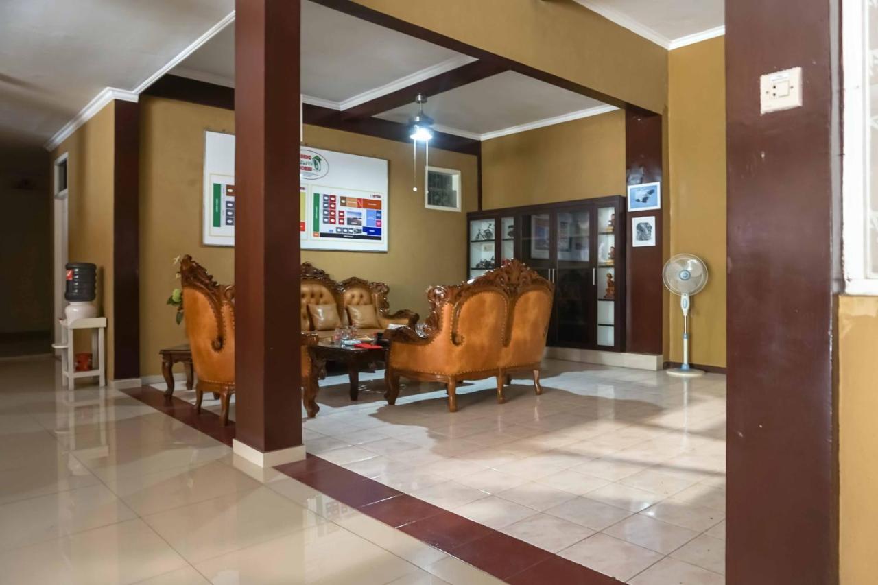 Omah Kalimosodo Mitra Reddoorz Near Stasiun Malang Kota Baru Hotell Exteriör bild