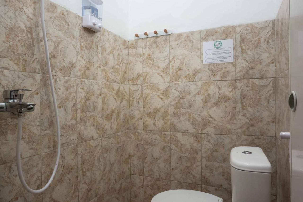Omah Kalimosodo Mitra Reddoorz Near Stasiun Malang Kota Baru Hotell Exteriör bild