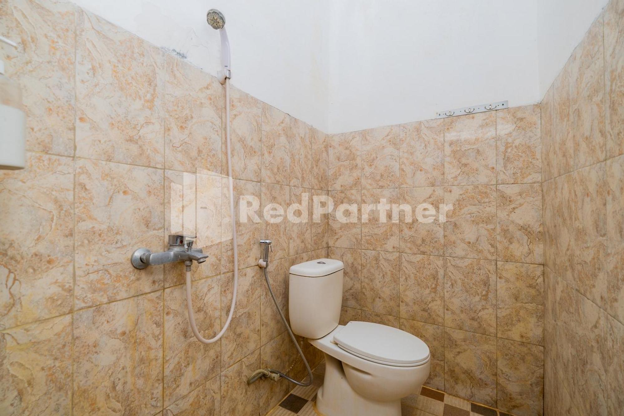 Omah Kalimosodo Mitra Reddoorz Near Stasiun Malang Kota Baru Hotell Exteriör bild