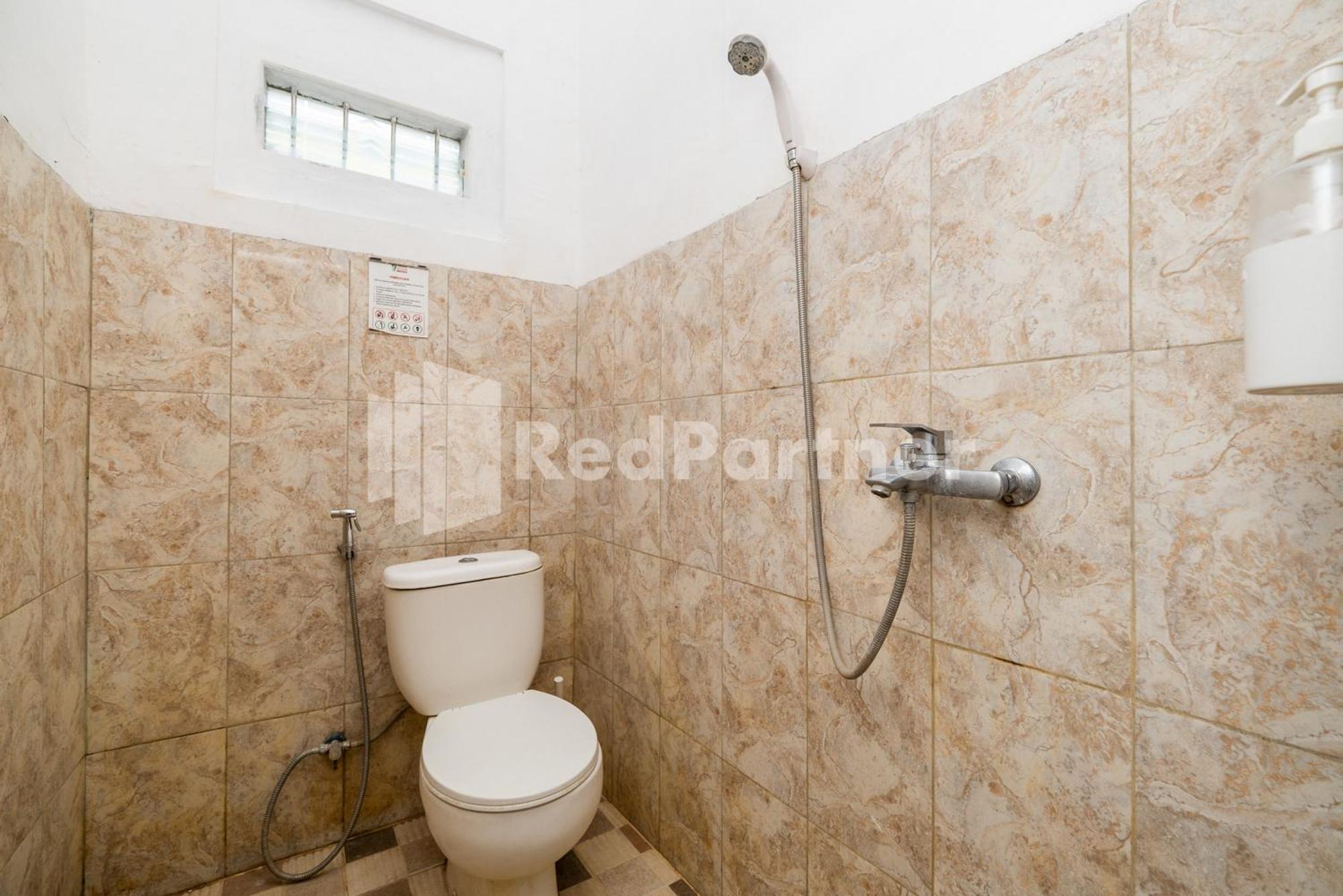 Omah Kalimosodo Mitra Reddoorz Near Stasiun Malang Kota Baru Hotell Exteriör bild