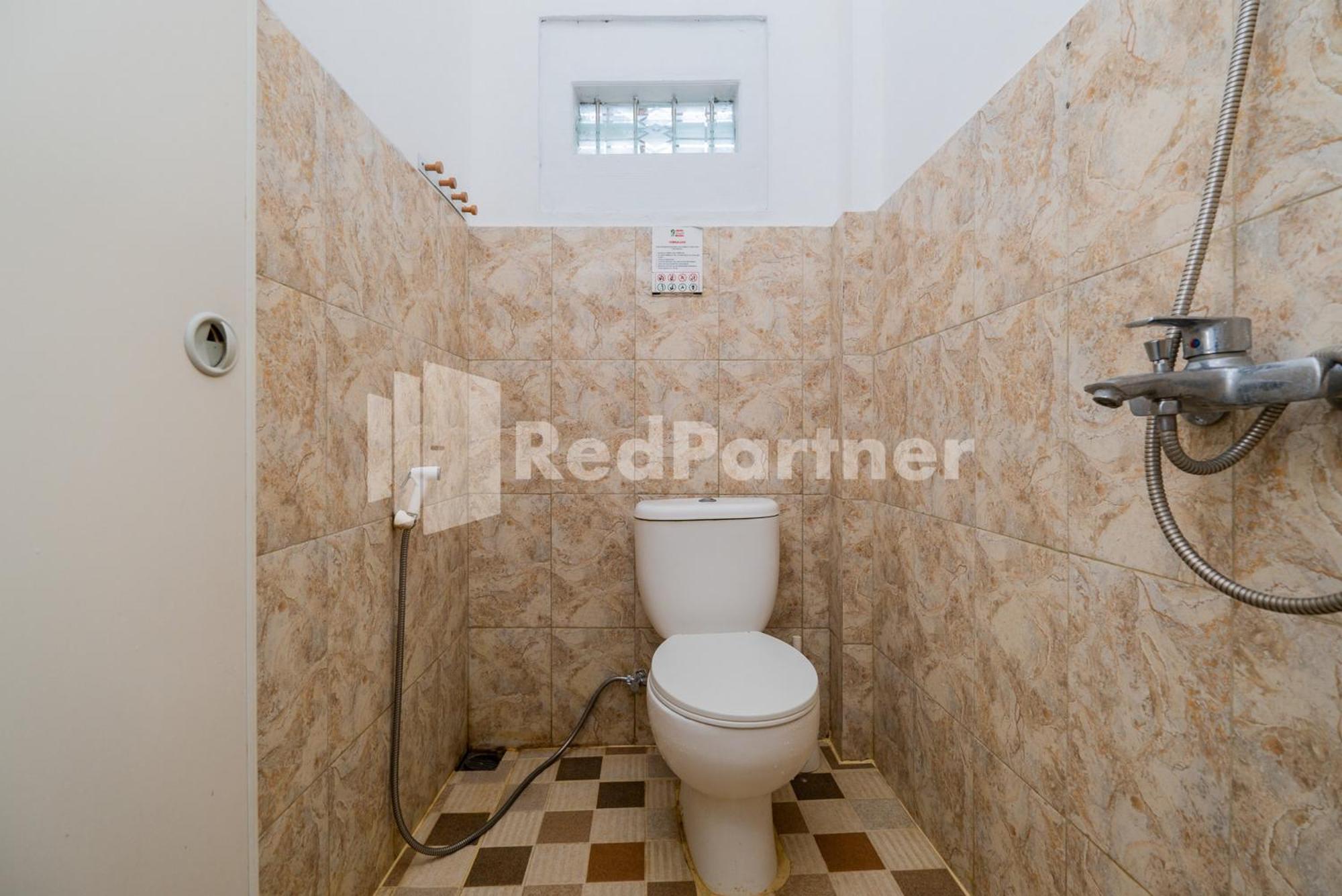 Omah Kalimosodo Mitra Reddoorz Near Stasiun Malang Kota Baru Hotell Exteriör bild